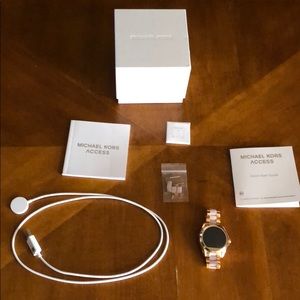 Michael Kors Access Smartwatch Rose Gold